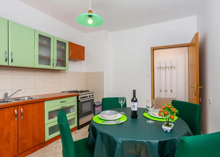 Apartment 1 Bedroom In