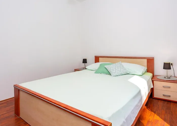 1 Bedroom In * Pinezići